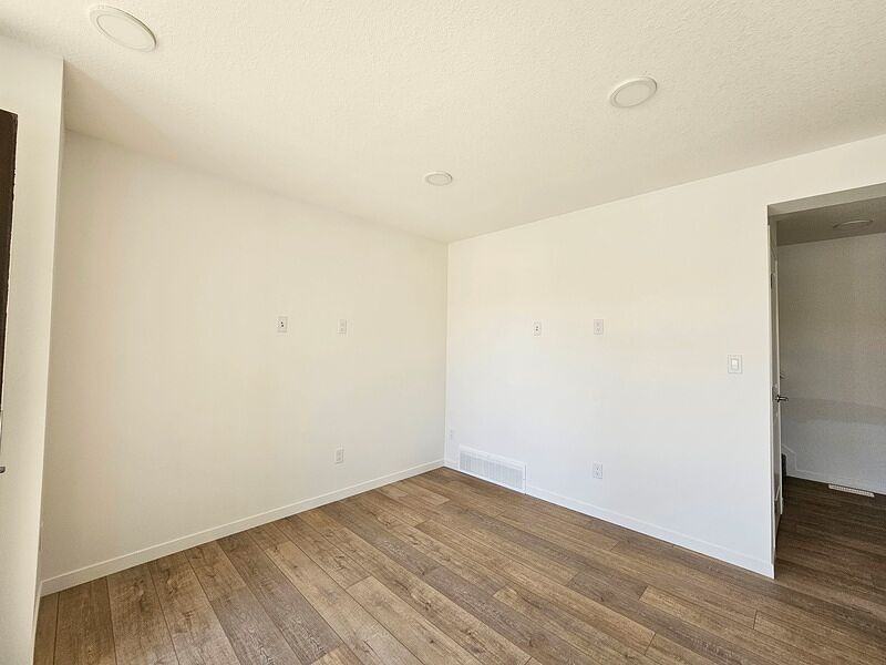 19440 22 Ave Nw - Photo 6 of 25