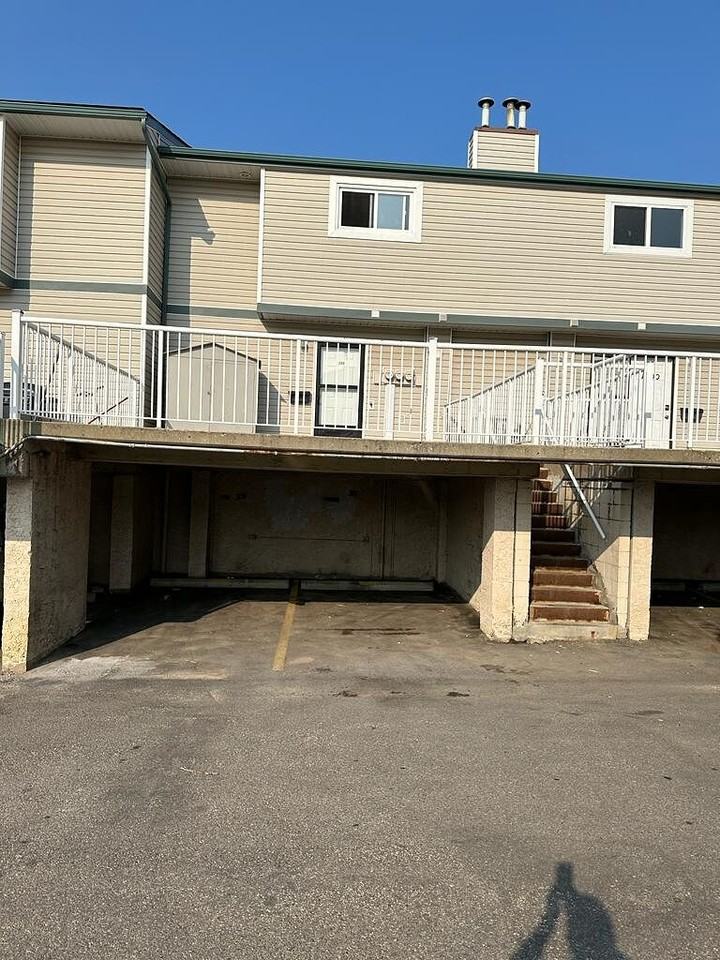 1398 Lakewood Rd W