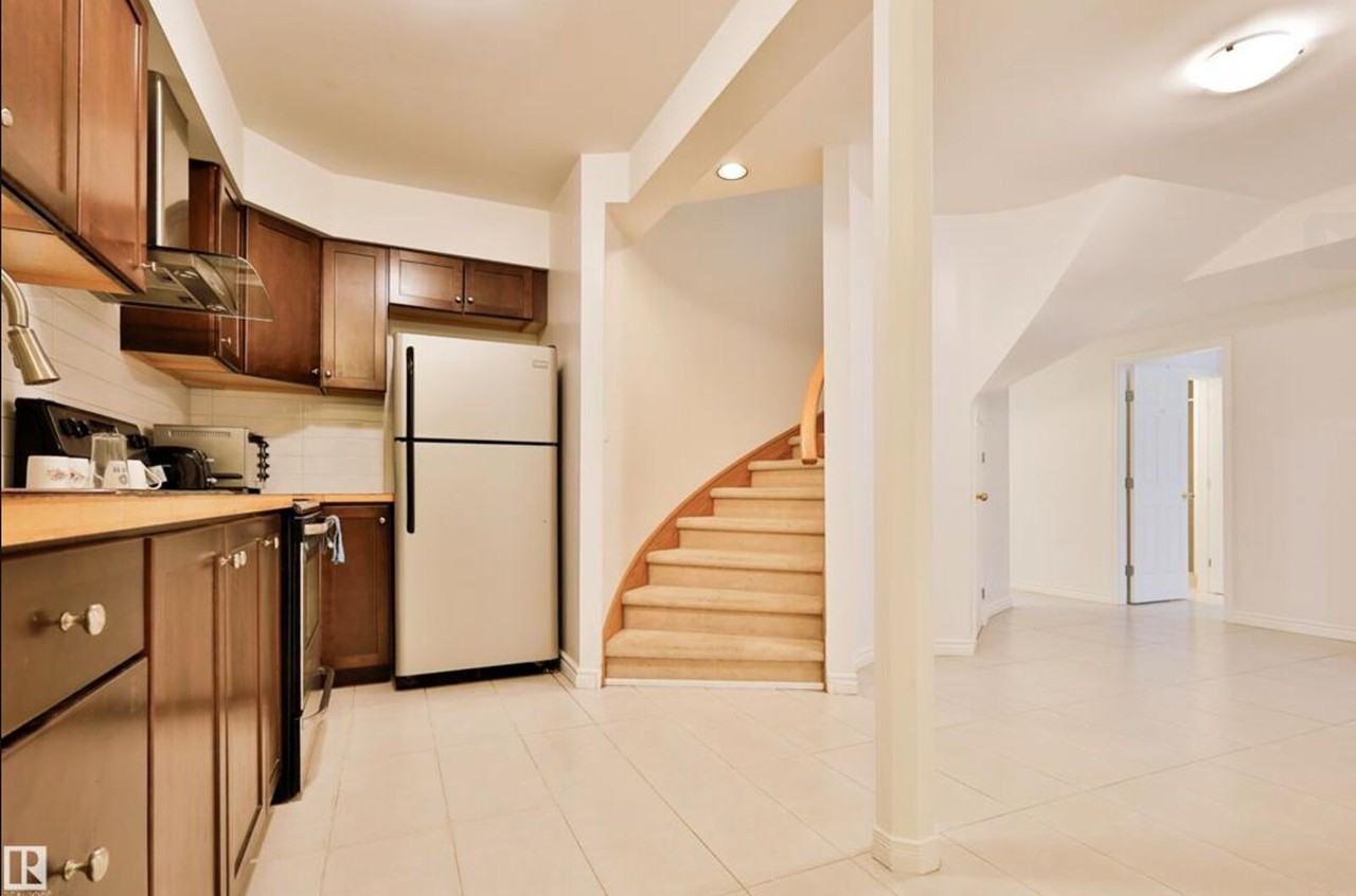 8710 156a Ave Nw - Photo 4 of 8