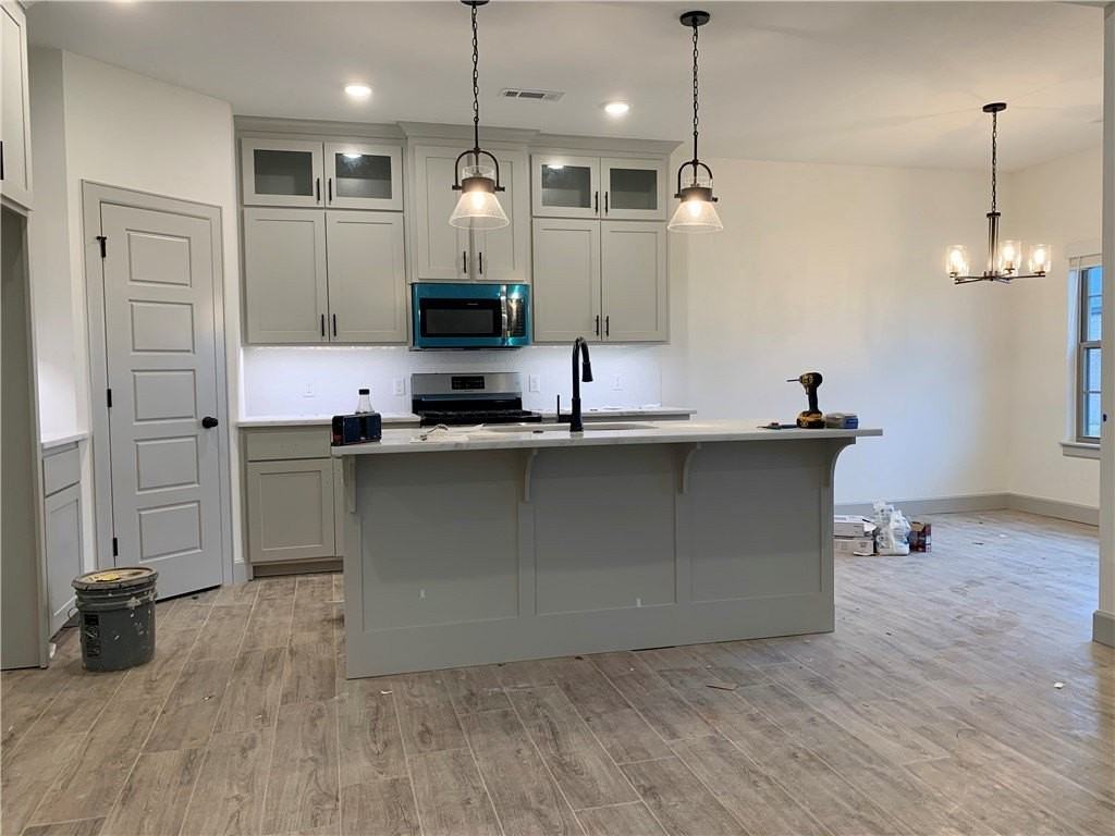 1036 Parker Ln - Photo 4 of 18