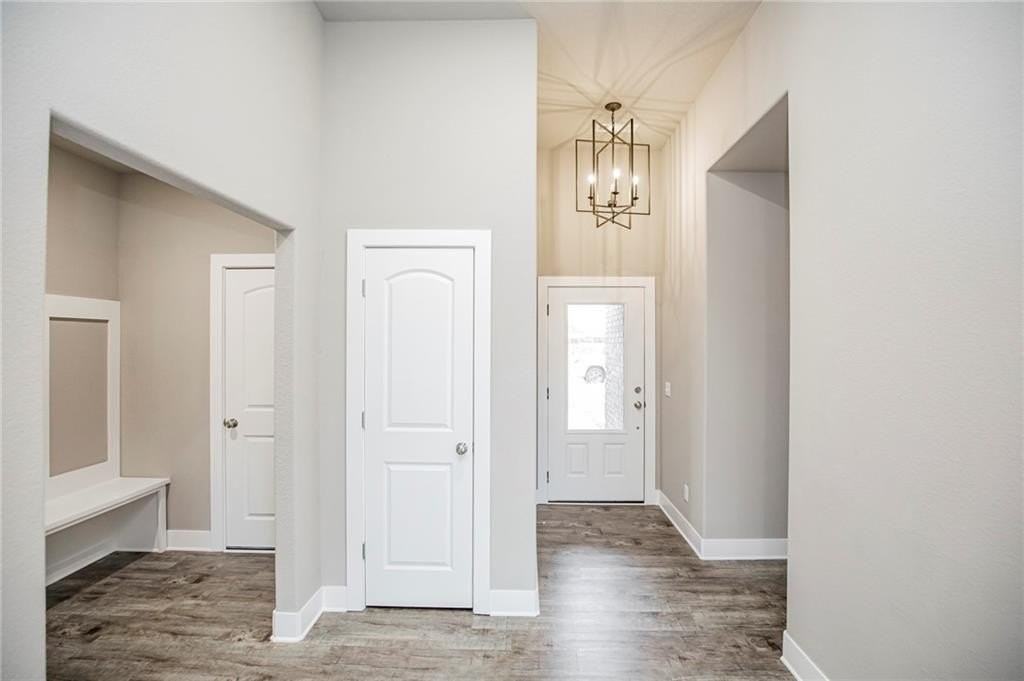 1048 Parker Ln - Photo 2 of 19