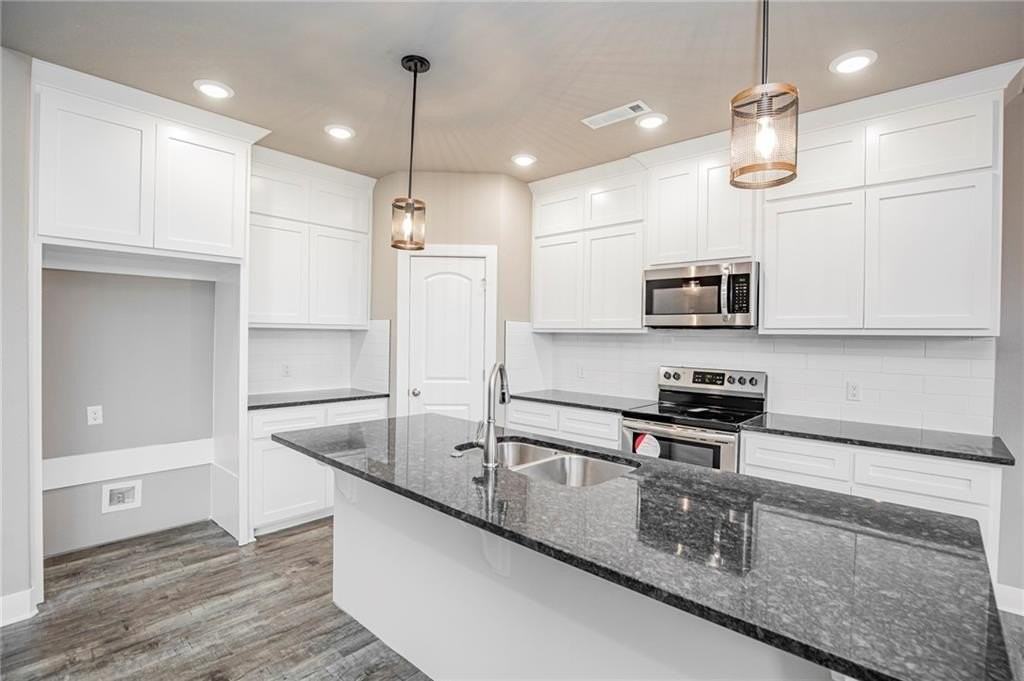 1048 Parker Ln - Photo 7 of 19