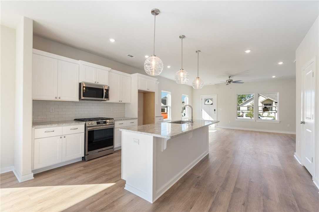 2309 N Lexington St - Photo 7 of 27