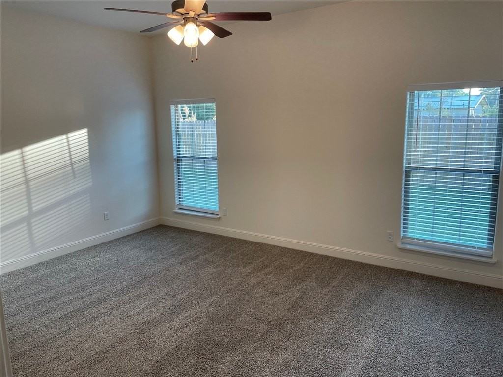 464 Hall Ave - Photo 7 of 15