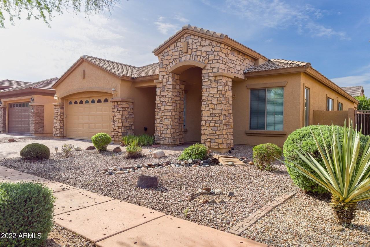 3433 W Languid Ln - Photo 3 of 38