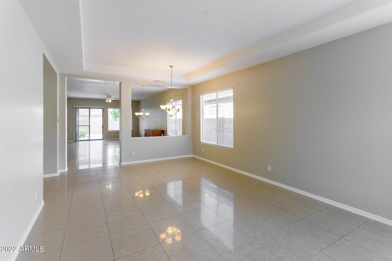3433 W Languid Ln - Photo 4 of 38