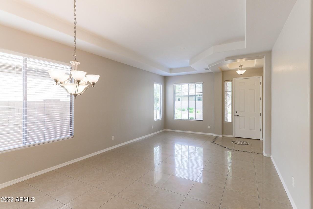 3433 W Languid Ln - Photo 5 of 38