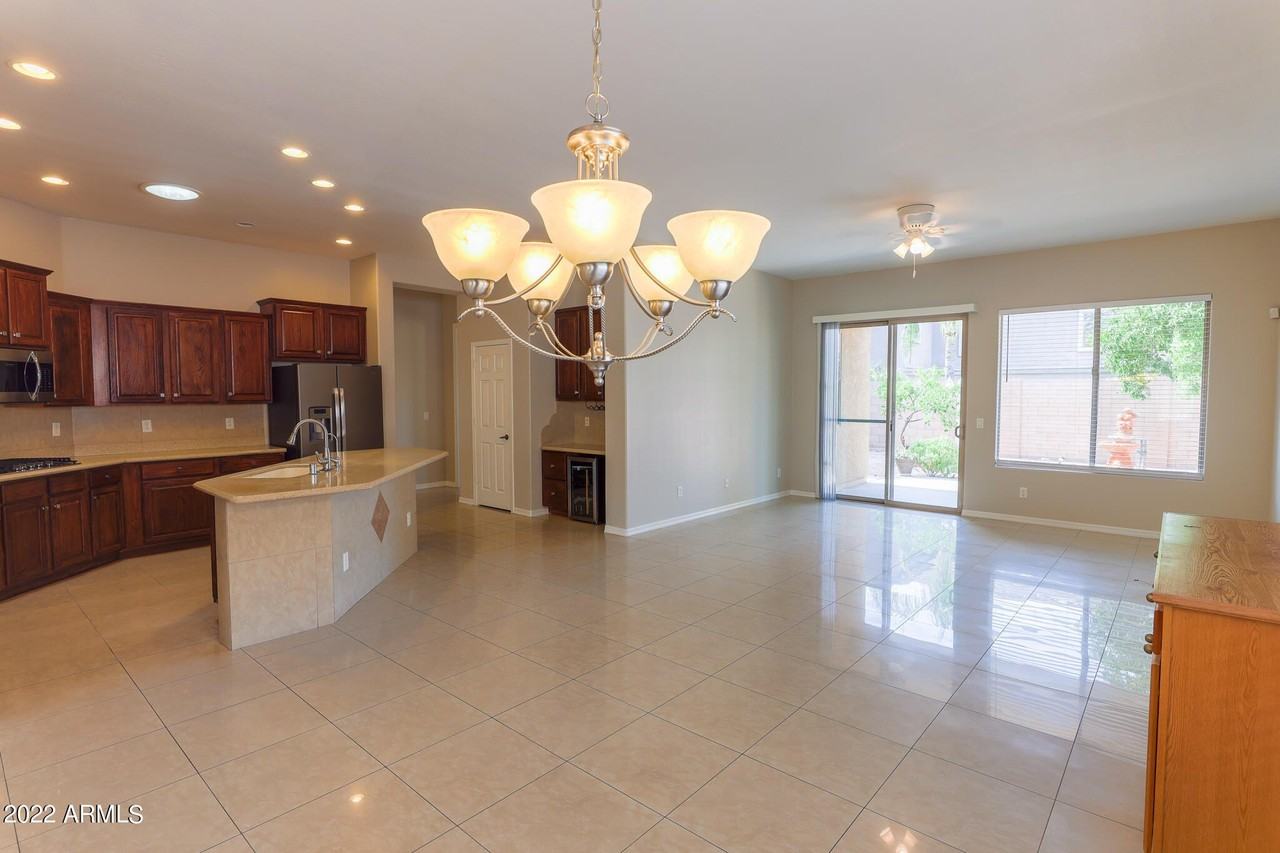 3433 W Languid Ln - Photo 7 of 38