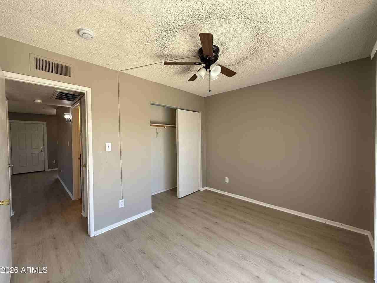 2201 W Belmont Ave #7 - Photo 6 of 11