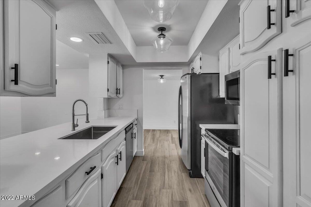 8207 E Montebello Ave - Photo 3 of 30