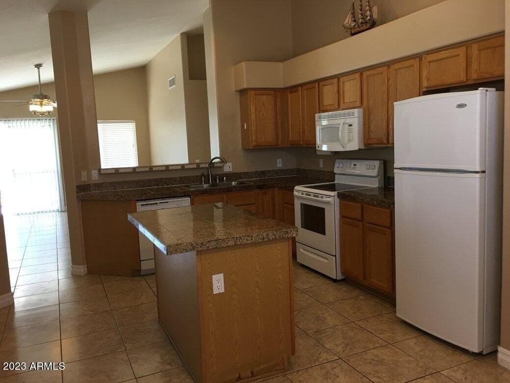 623 W Greentree Dr - Photo 5 of 16