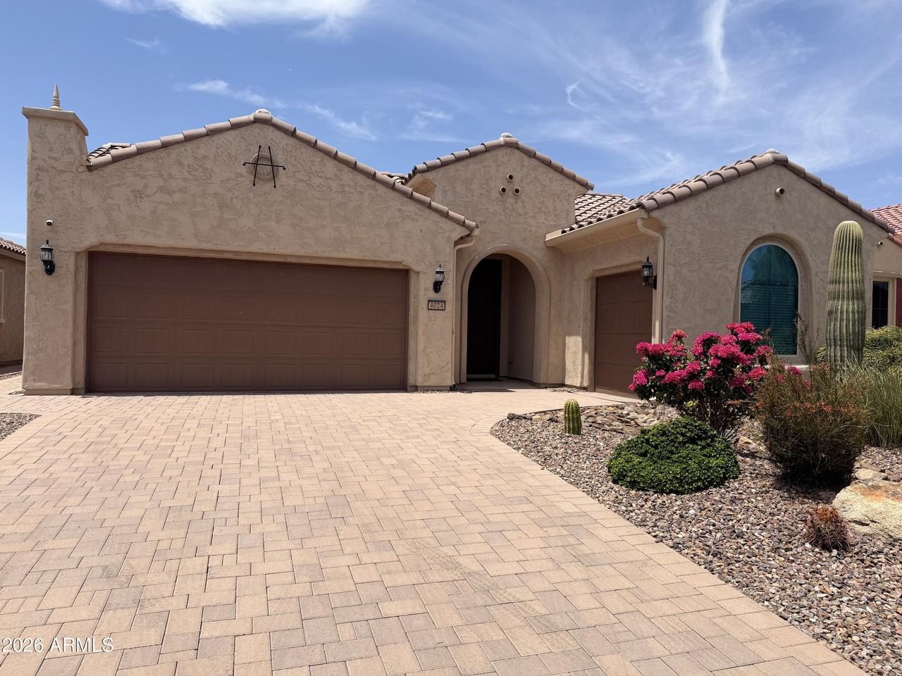 4024 N Cottonwood Dr - Photo 2 of 50