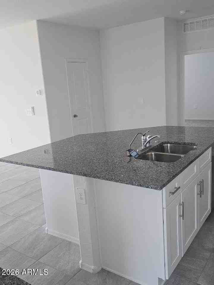 1584 E Currier Dr - Photo 6 of 7