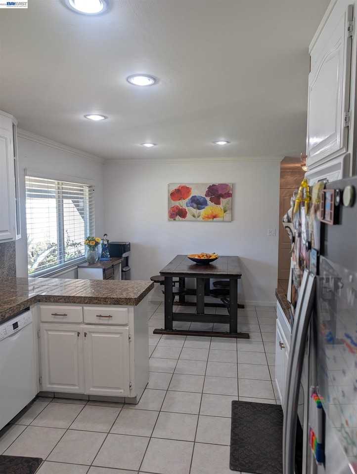 4017 Silver St - Photo 3 of 11