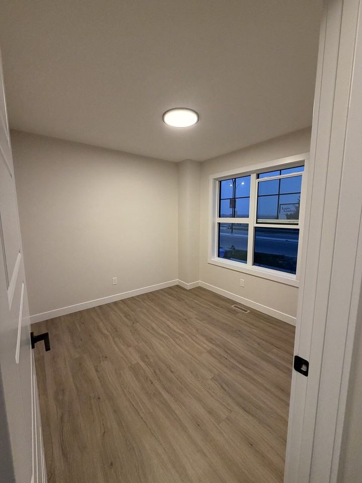 21 Wild Rose Way Se - Photo 6 of 27