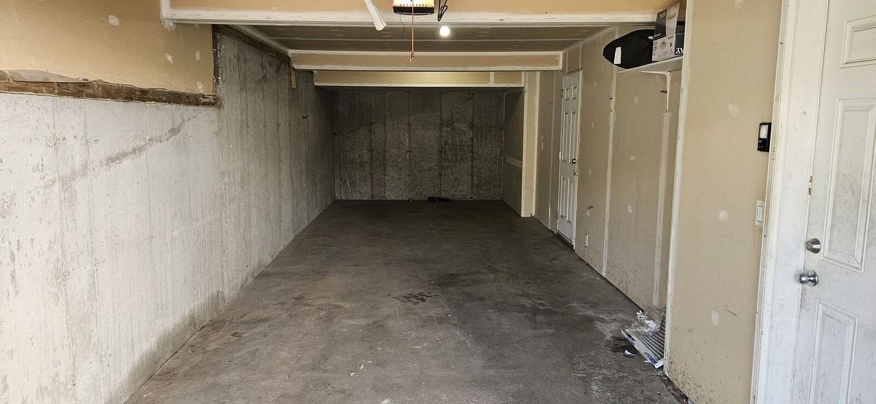 3751 12 St Nw - Photo 2 of 17