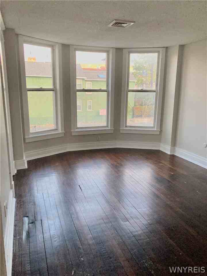 294 S Elmwood Ave #4 - Photo 2 of 10