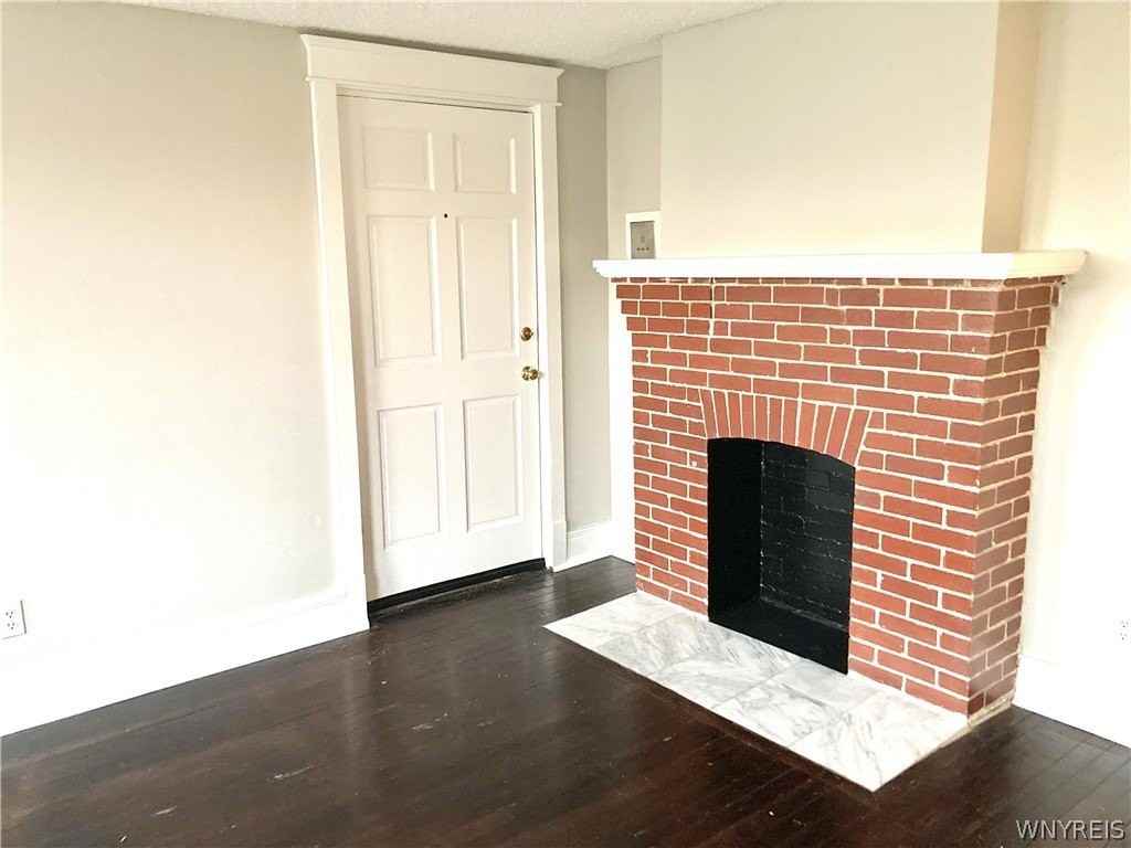 294 S Elmwood Ave #4 - Photo 3 of 10