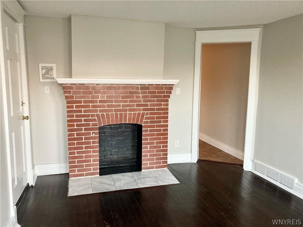 294 S Elmwood Ave #4 - Photo 4 of 10