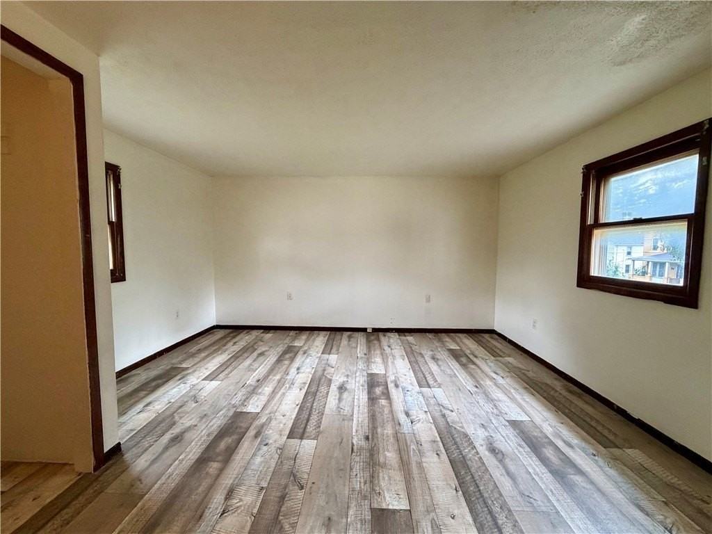 1320 Grand Central Ave - Photo 6 of 9