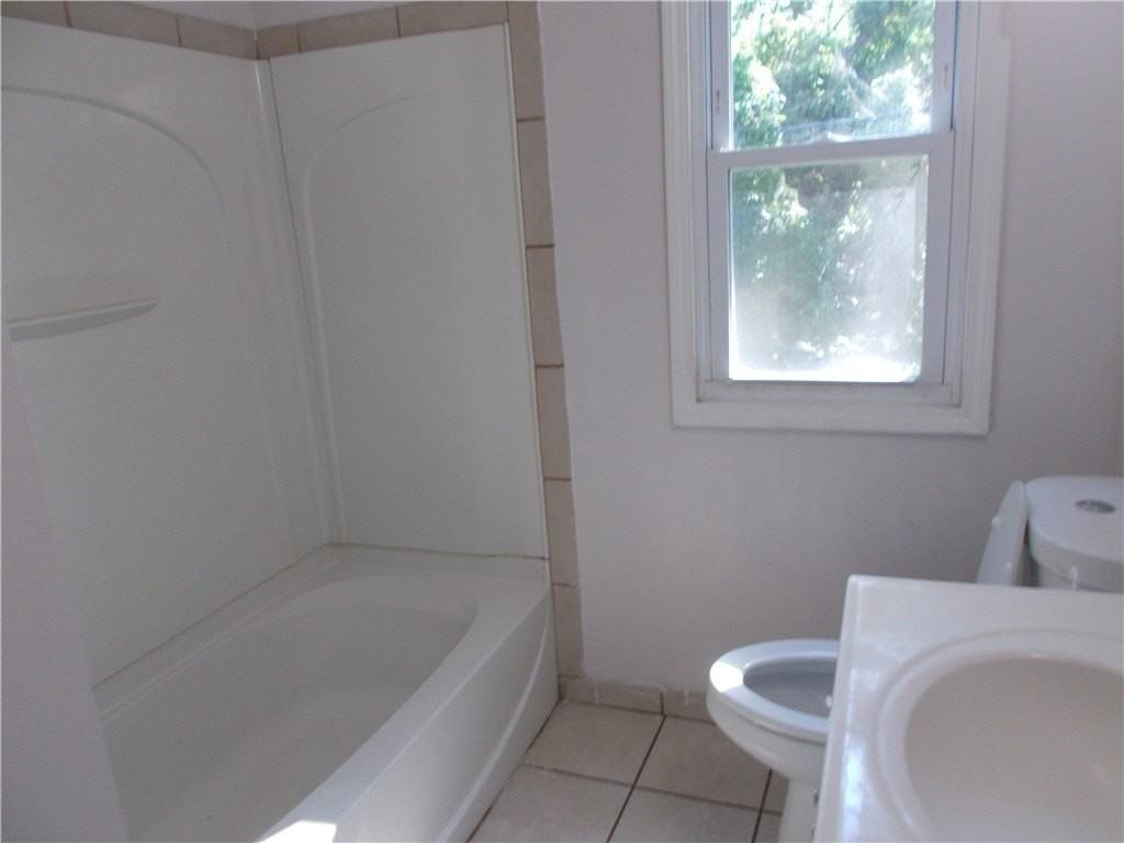 70 Woodhill Dr - Photo 5 of 11