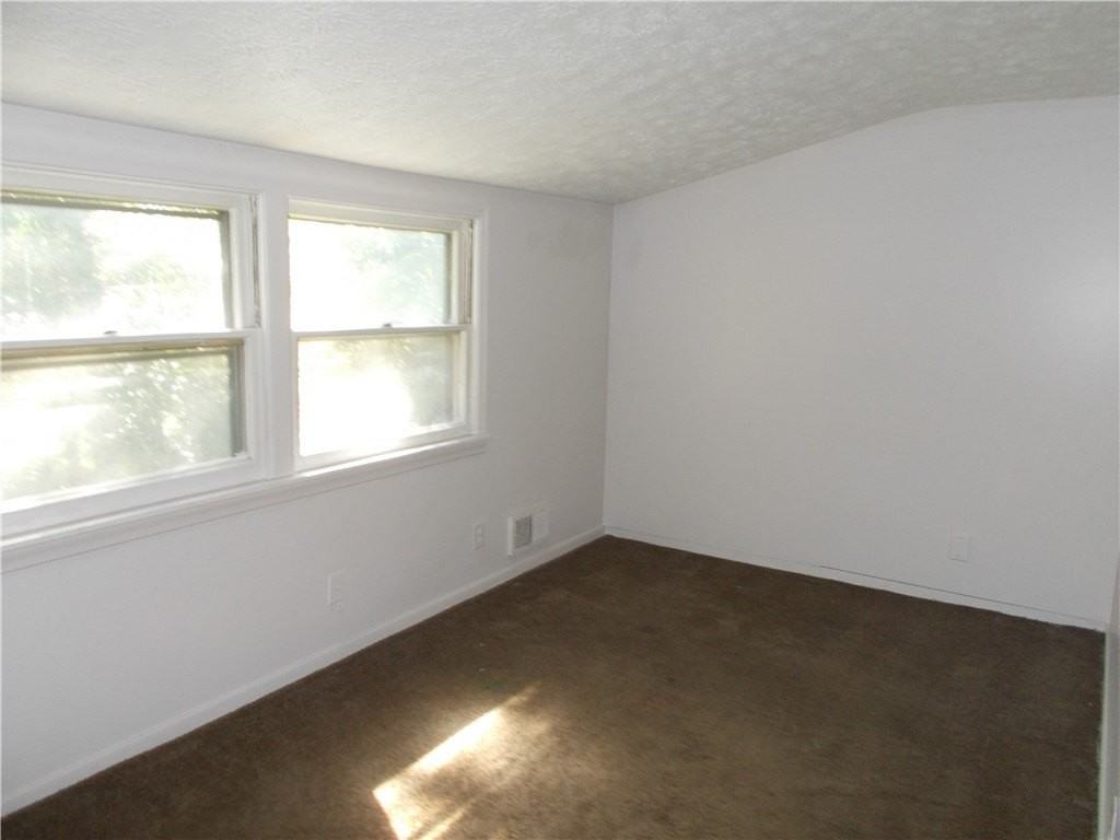 70 Woodhill Dr - Photo 7 of 11
