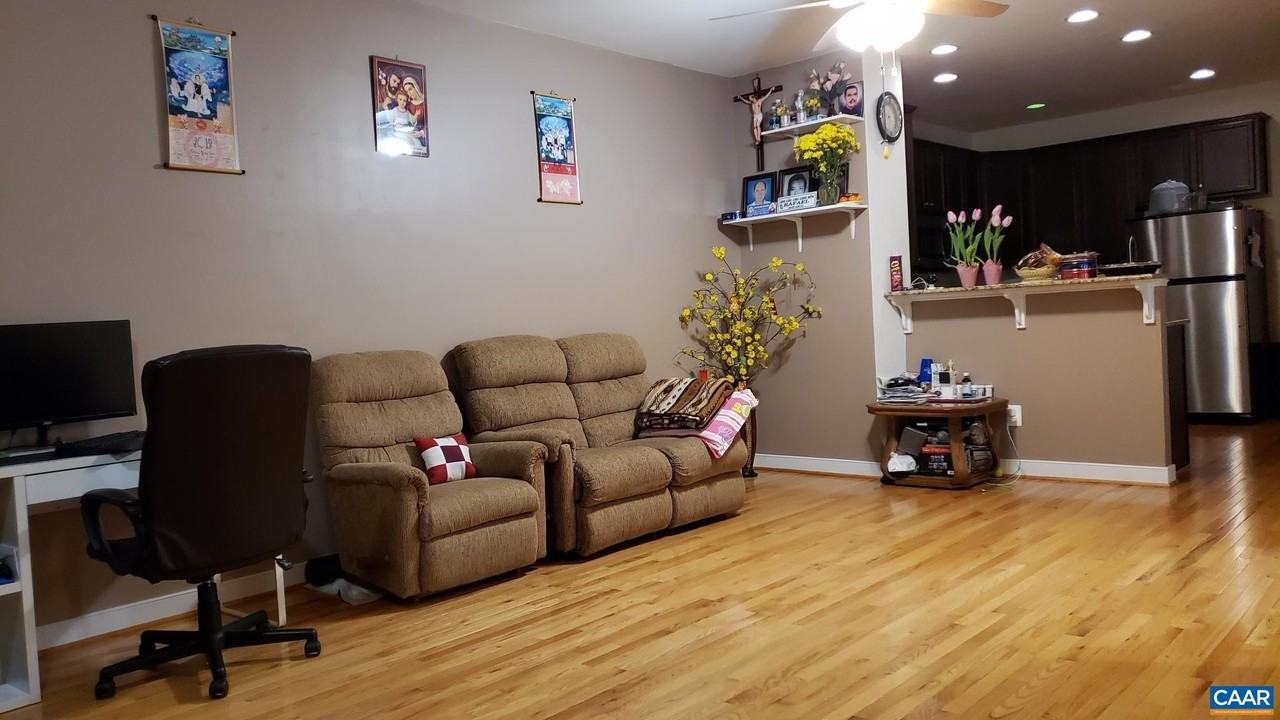 103 Longwood Dr #F - Photo 4 of 25