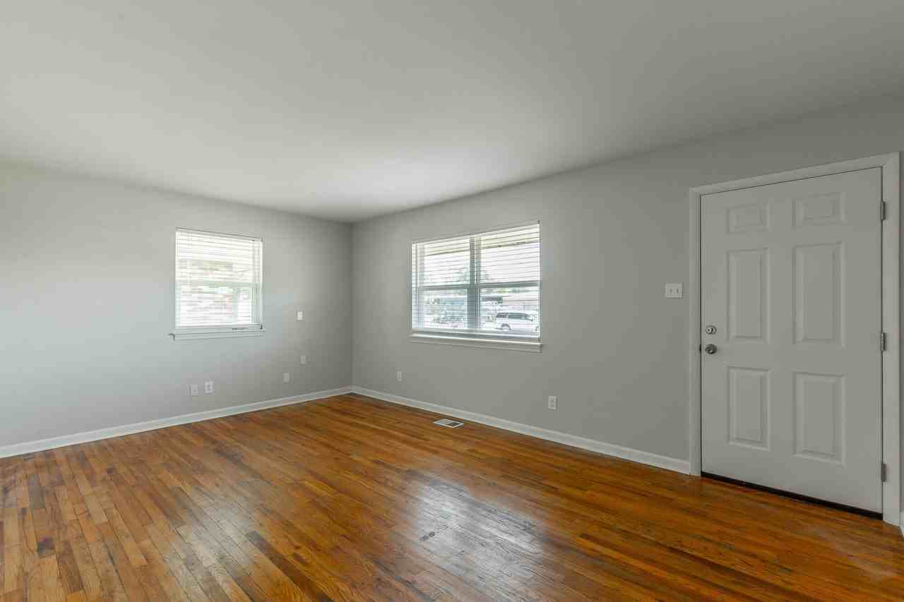 1605 Foust St - Photo 4 of 26