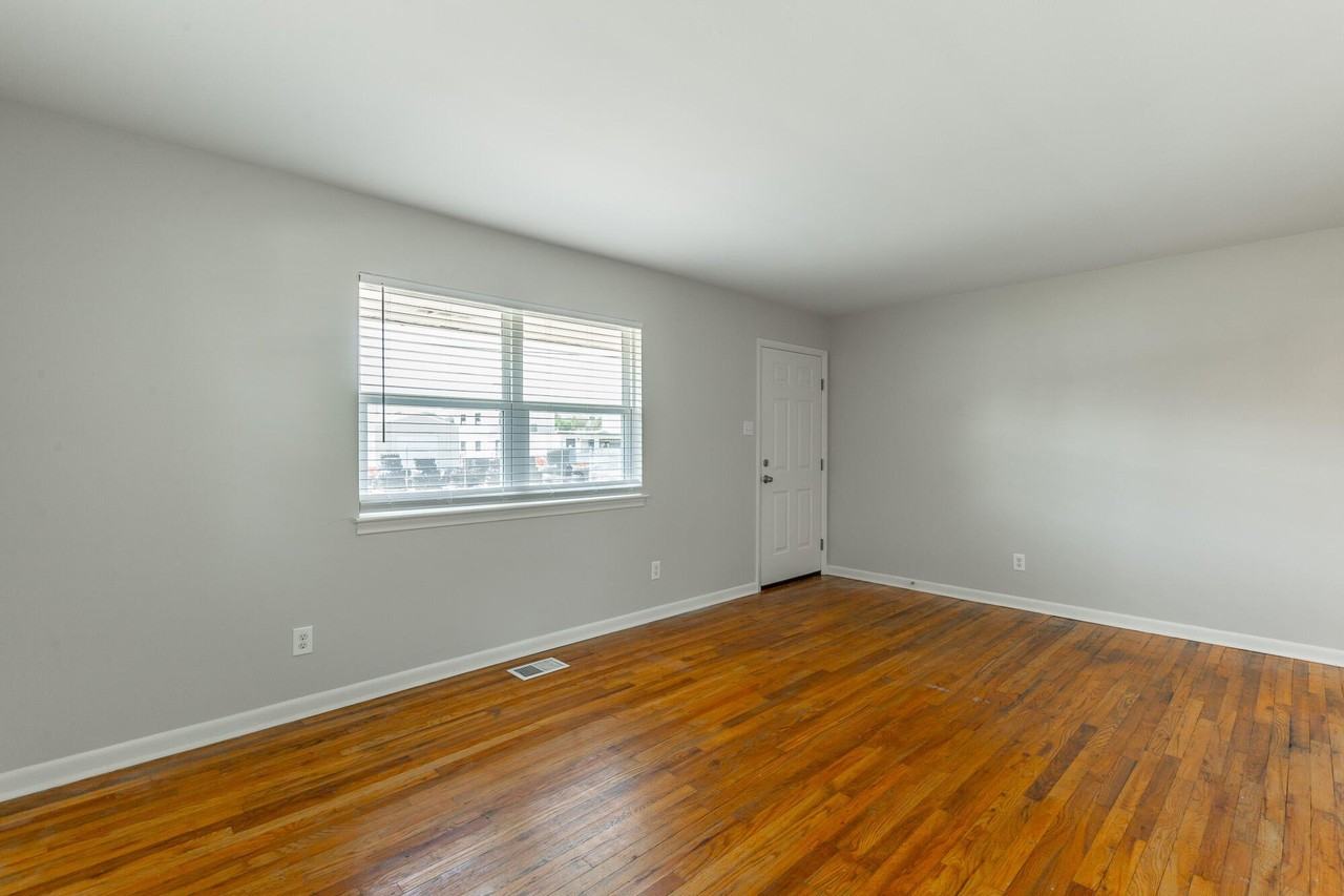 1605 Foust St - Photo 5 of 26