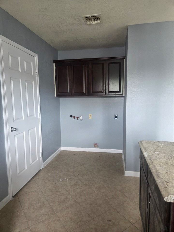 130 Green Trail Dr - Photo 6 of 14