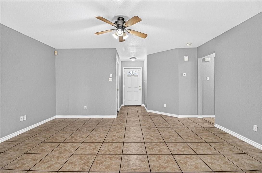 6810 Blue Skyway Dr - Photo 7 of 40