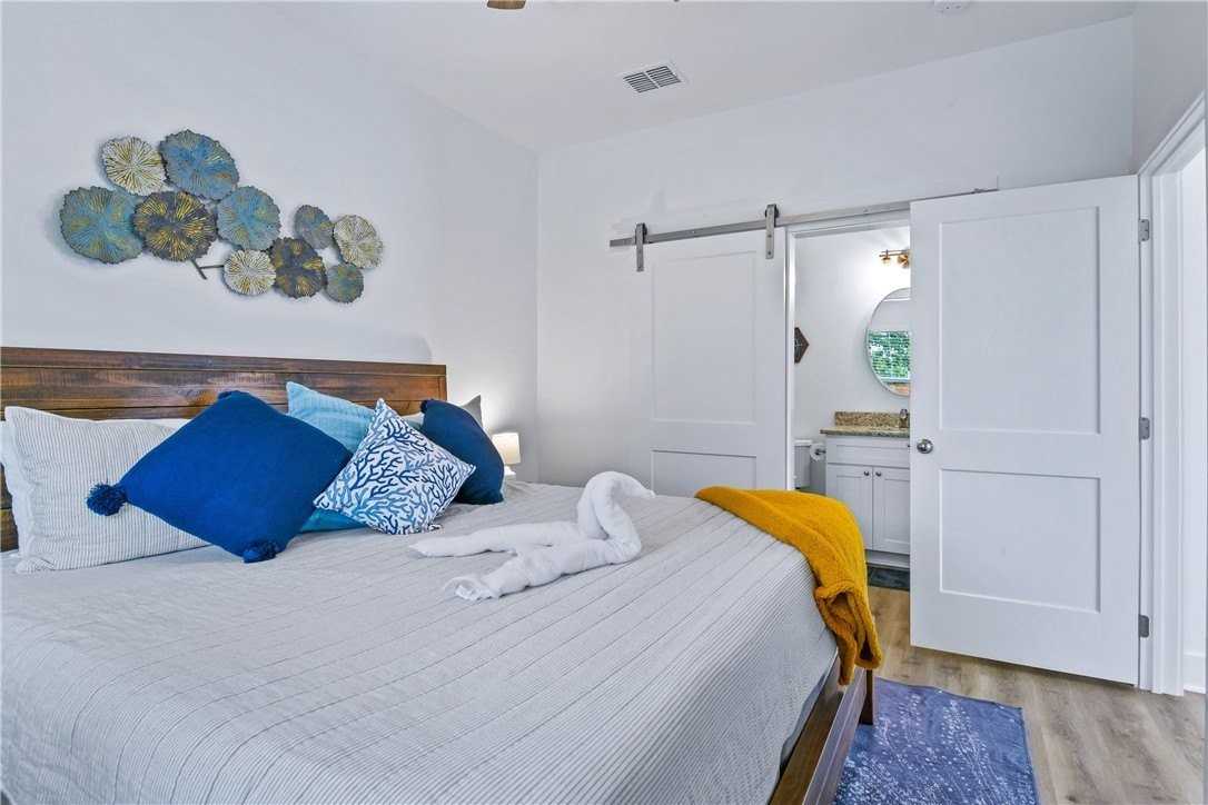 300 Rustic Oak Ln - Photo 6 of 10