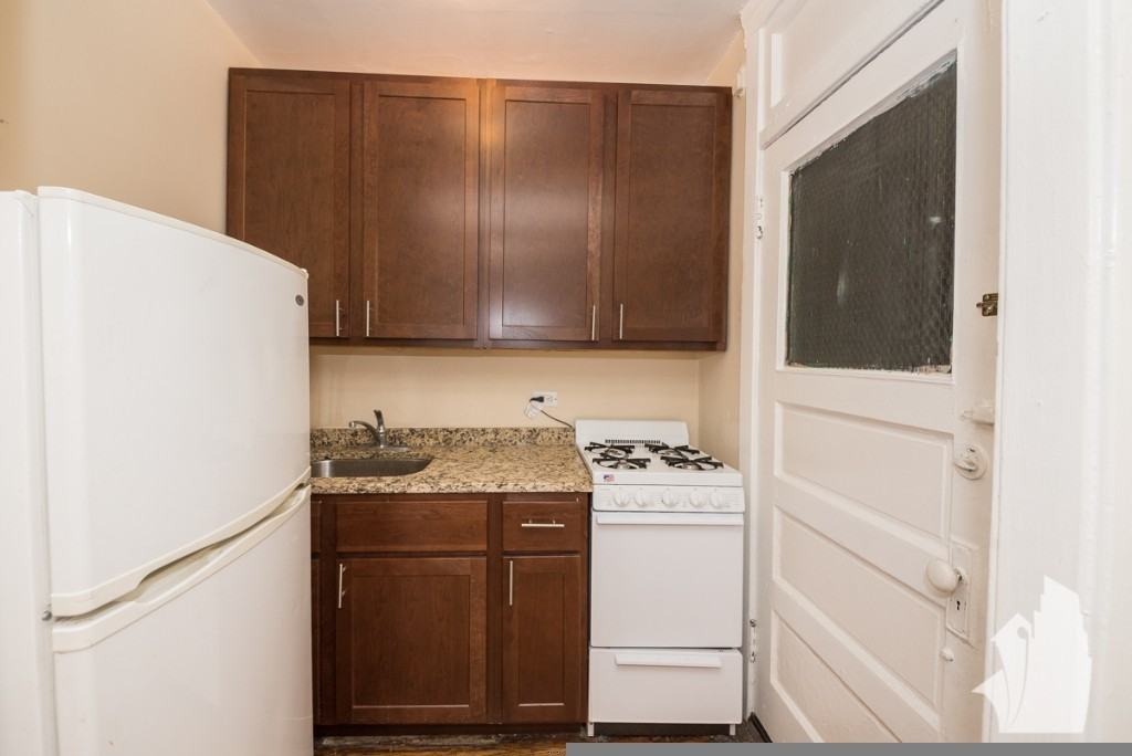 516 W Cornelia Ave #518-214 - Photo 7 of 7