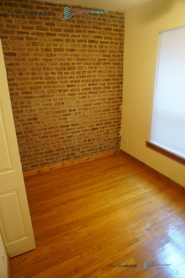 6357 N Lakewood Ave #2W