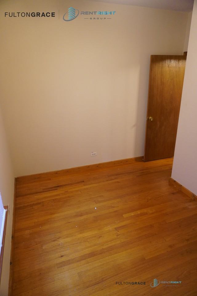 6357 N Lakewood Ave #2W - Photo 3 of 17
