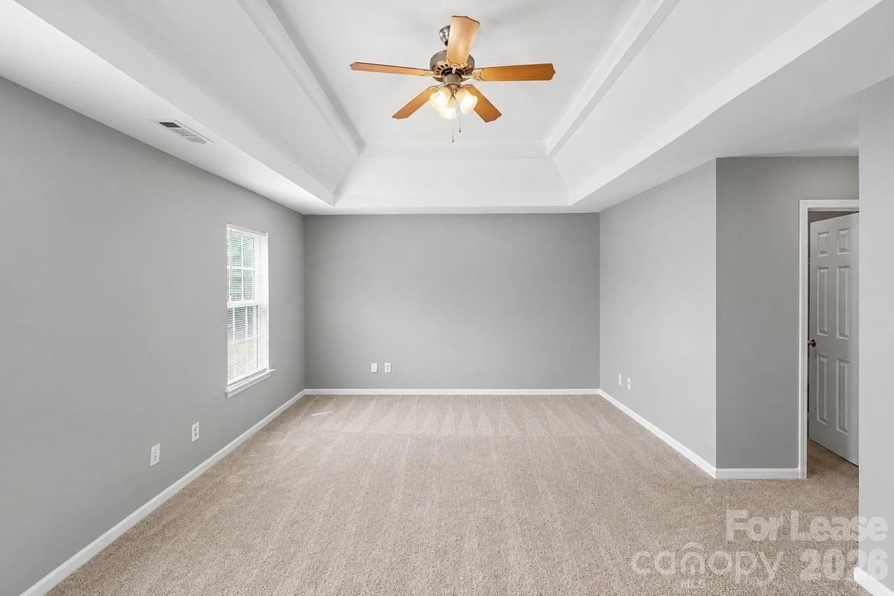 10521 Barvas St - Photo 4 of 34