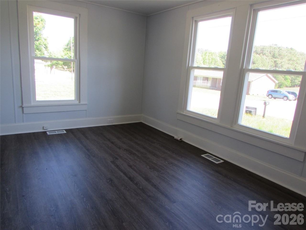 1750 Patterson St - Photo 5 of 7