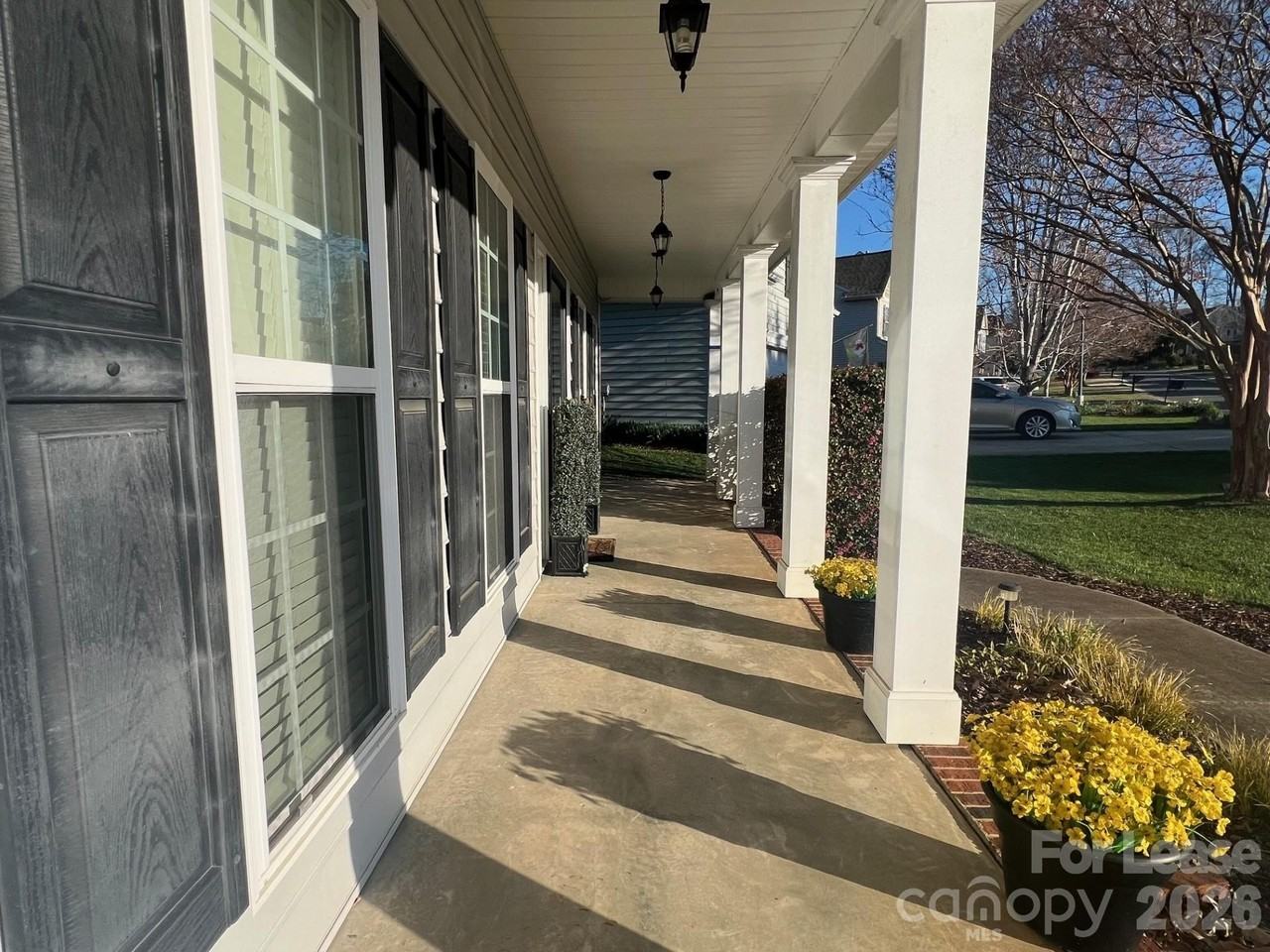 127 Tilton Dr - Photo 2 of 18