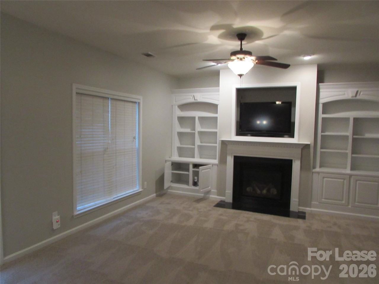 127 Tilton Dr - Photo 4 of 18