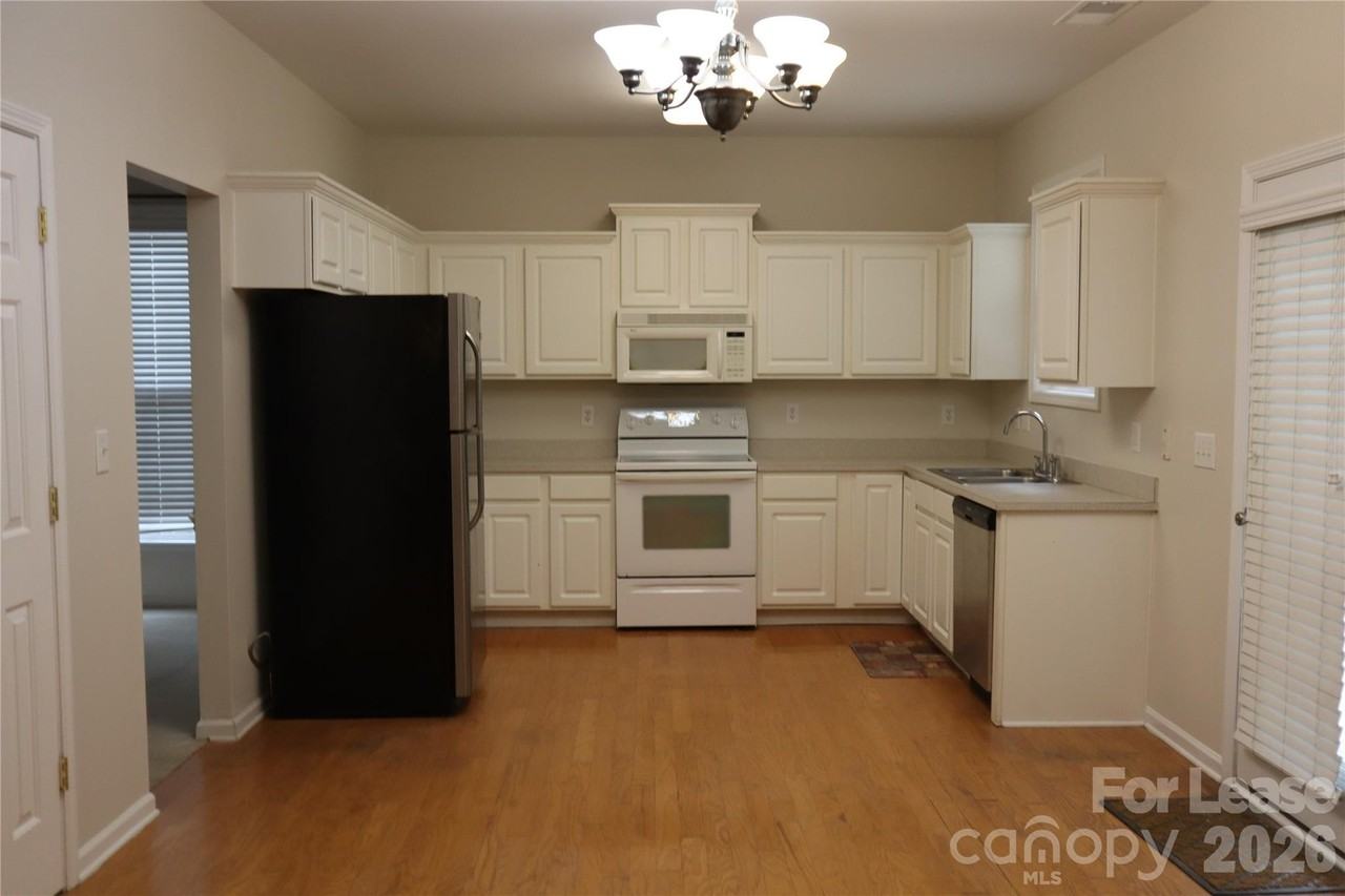 155 Autry Ave - Photo 5 of 8