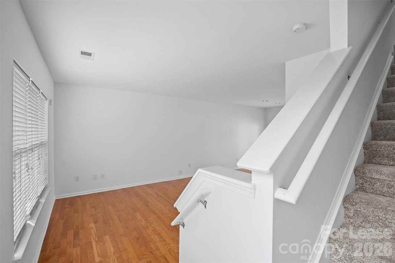 2252 Vision Dr - Photo 4 of 30