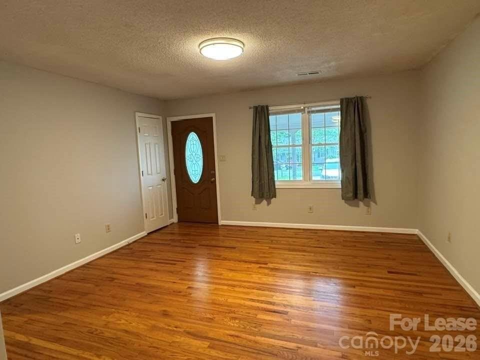 411 Ludwick Ave - Photo 6 of 16