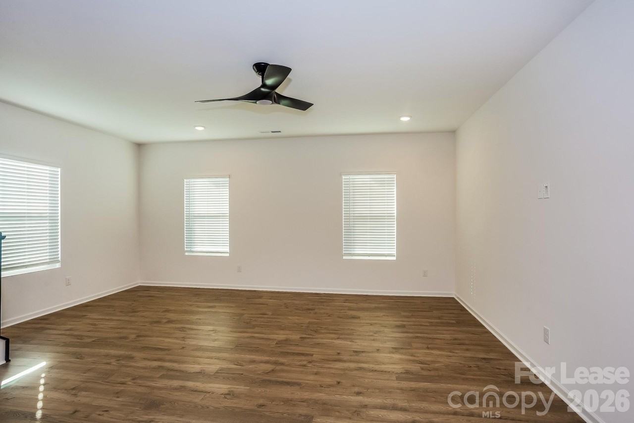 11828 Avocet St - Photo 4 of 13