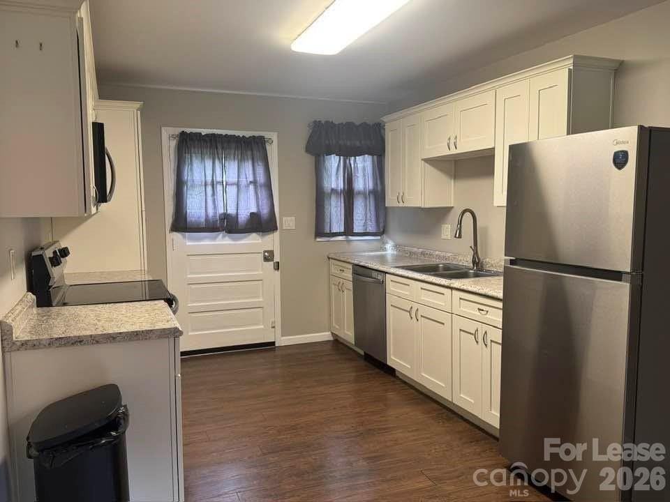 1095 Sunset Rd - Photo 2 of 17