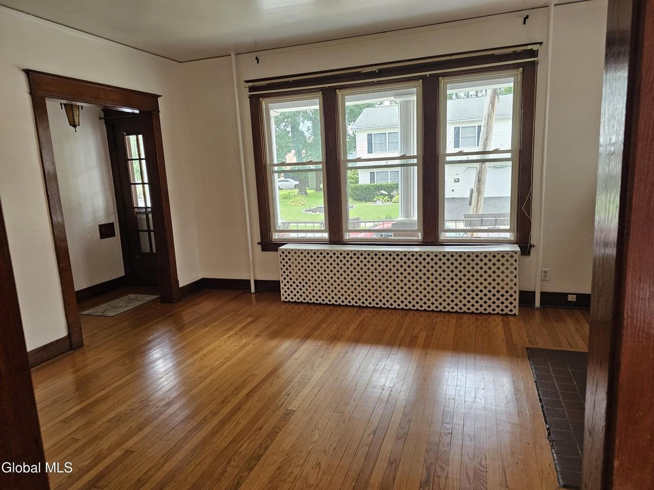 28 Arcadia Ave #1 - Photo 4 of 20