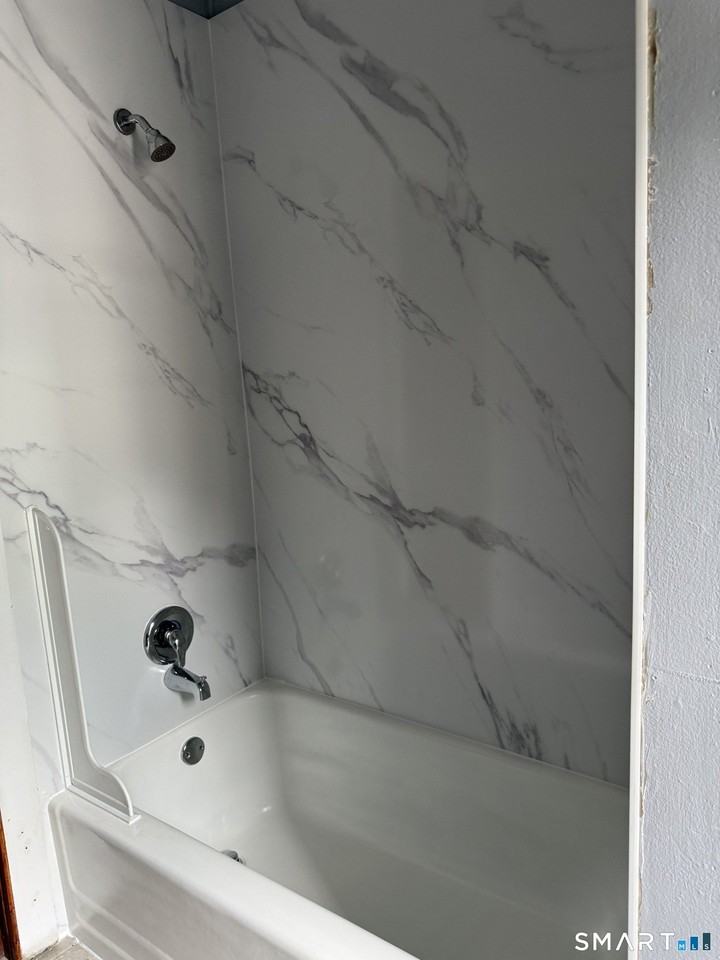 44 Gilbert St - Photo 5 of 18