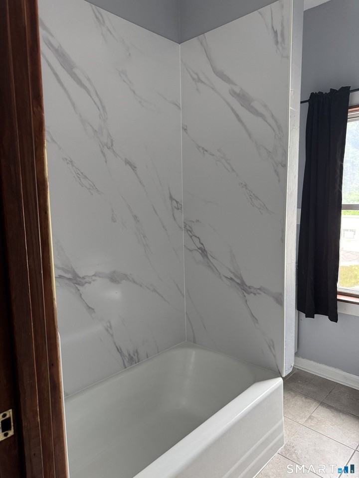 44 Gilbert St - Photo 6 of 18