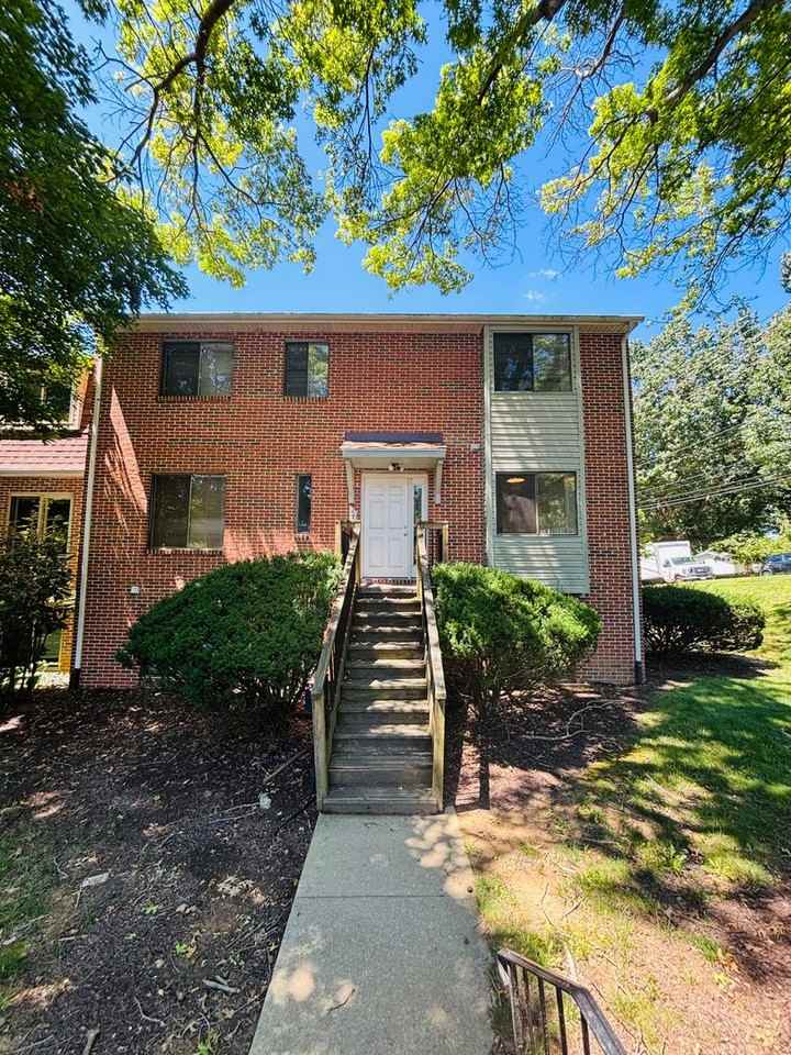 1716 Donlee Dr - Photo 2 of 16