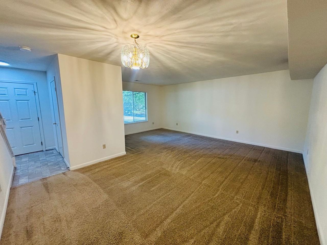 1716 Donlee Dr - Photo 7 of 16