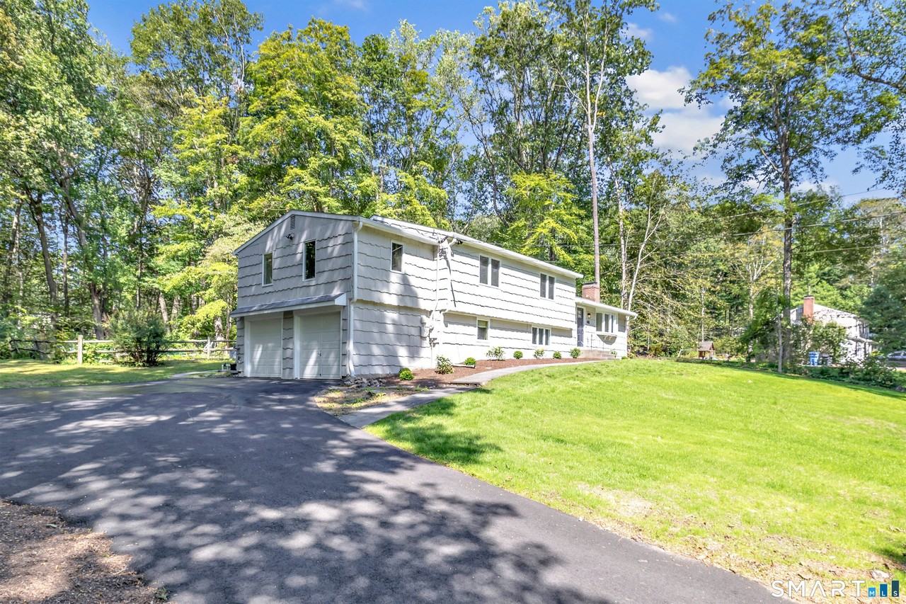 48 Crestwood Rd - Photo 3 of 32